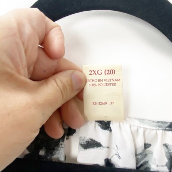 2/$30 Faded Glory XXL Womens White/Black Floral Puff Sleeve Scoop Neck Blouse - Picture 6 of 9